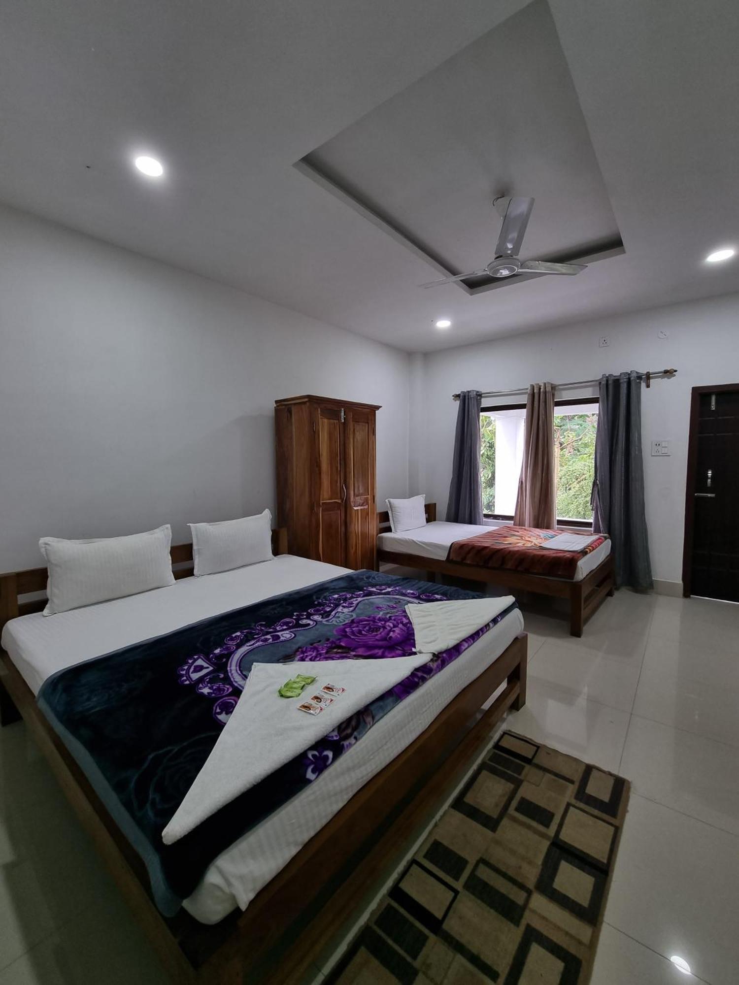 Shivaji Inn Kāziranga Exteriör bild